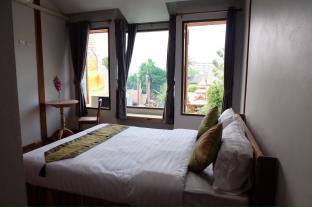 Sri Chiang Yeun House Hotel Chiang Mai Exterior photo